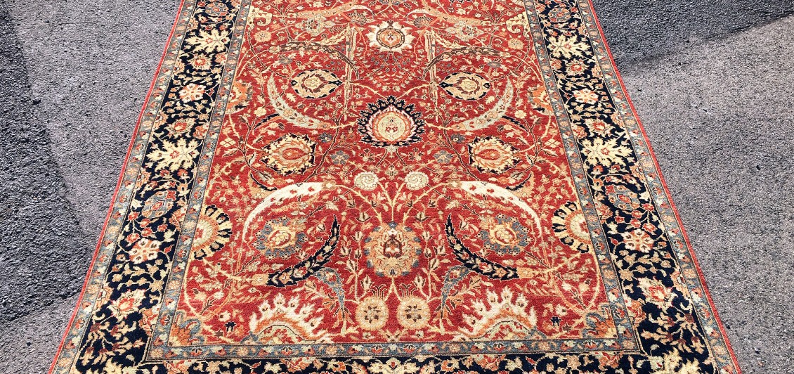Fine Indo Kirman 'Vase' Carpet