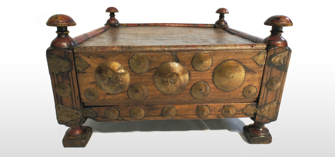 Swat Valley Table 32x54x54